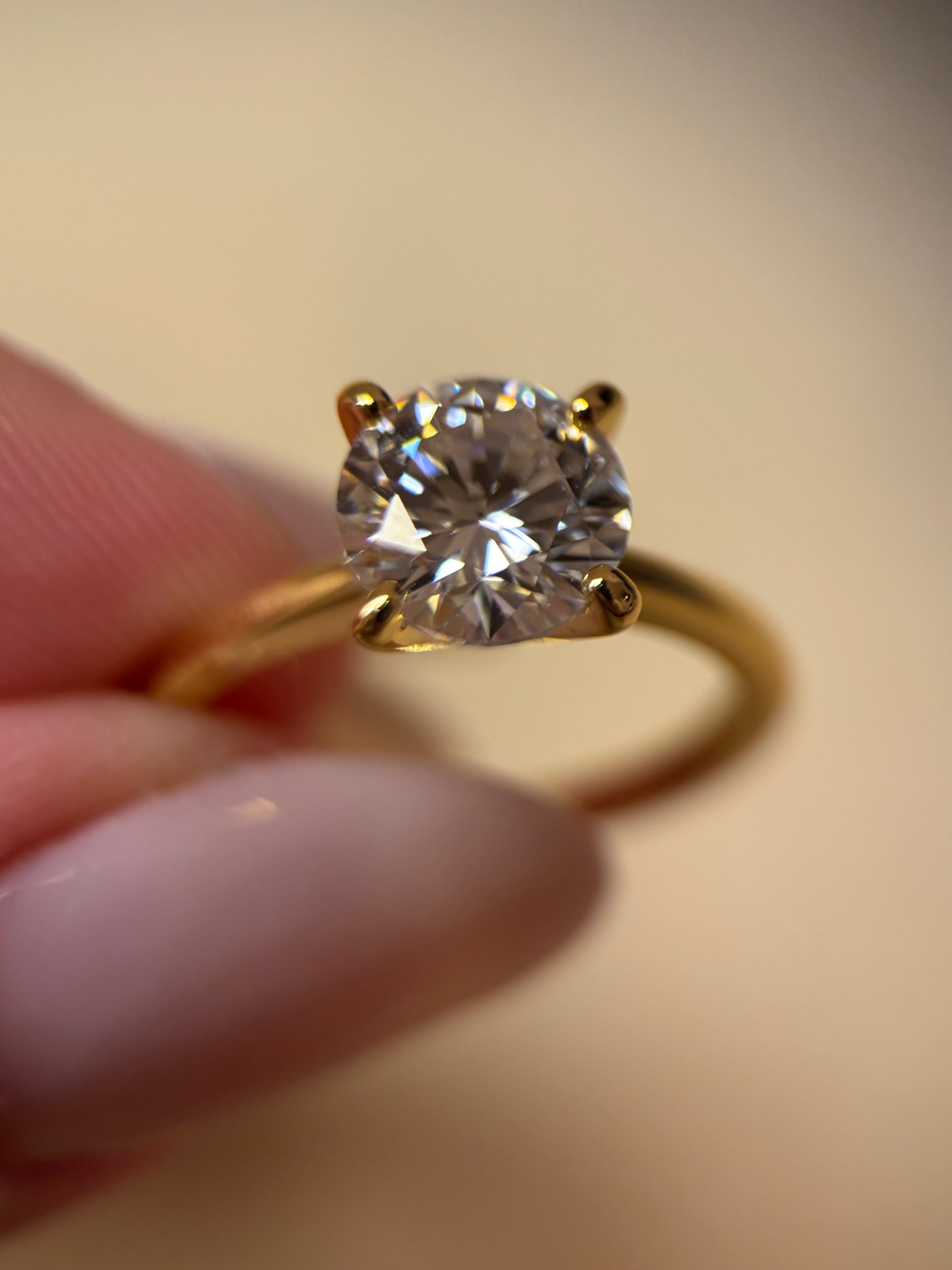 Fides 2ct Moissanit-Ring im Rundschliff