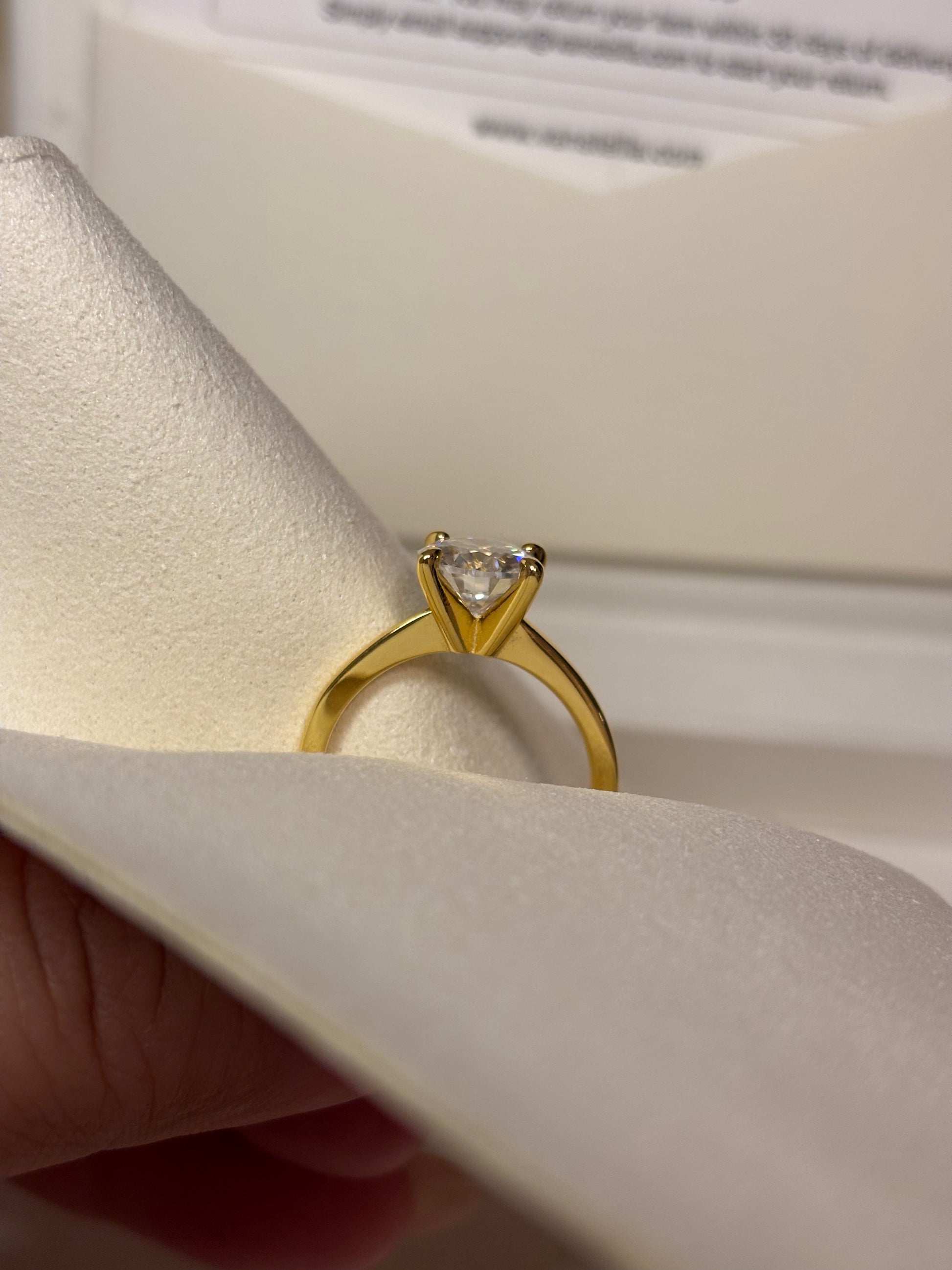 Fides 2ct Moissanit-Ring im Rundschliff
